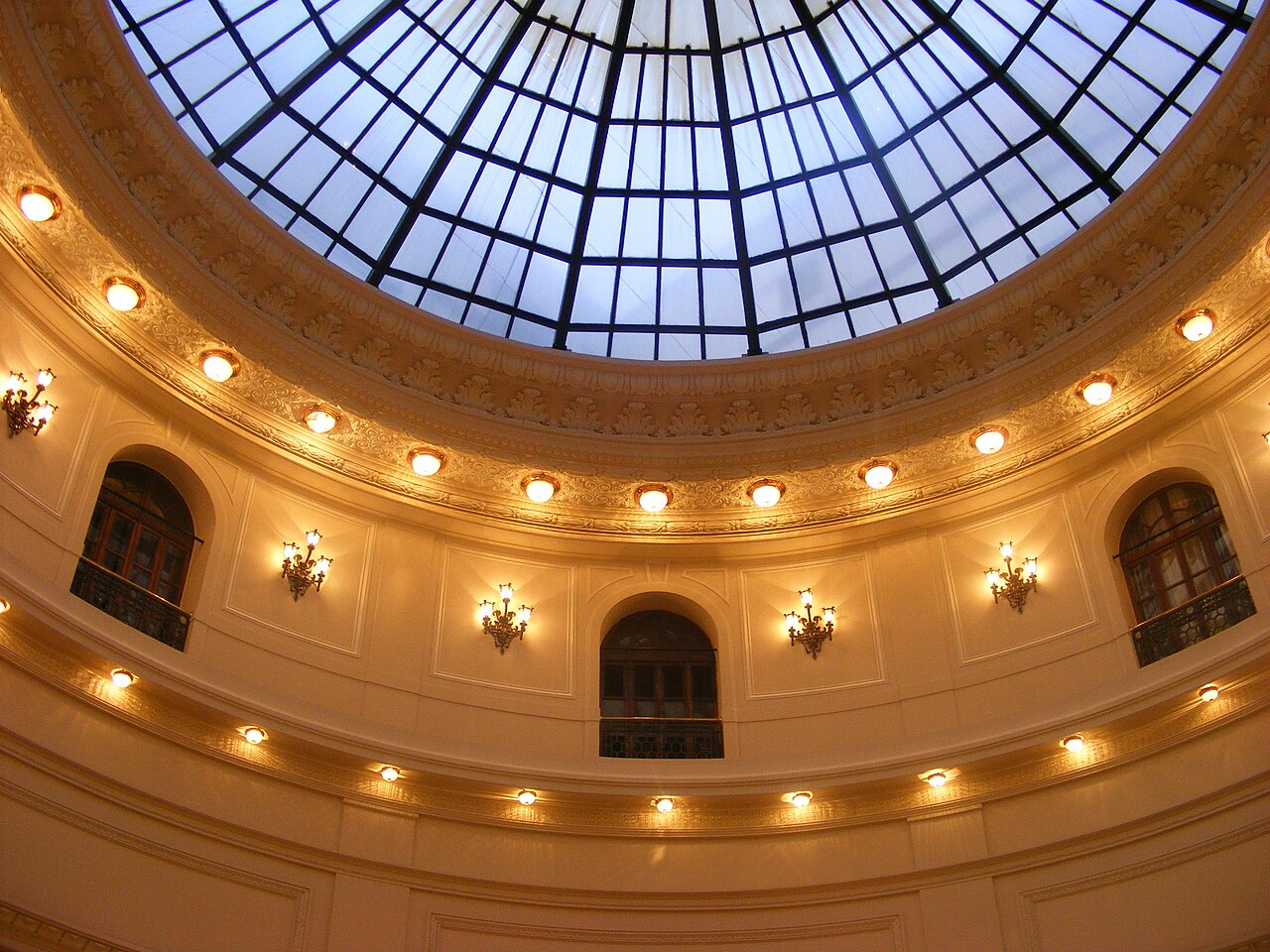 Arquitetura do Centro Cultural Banco do Brasil no Rio de Janeiro.